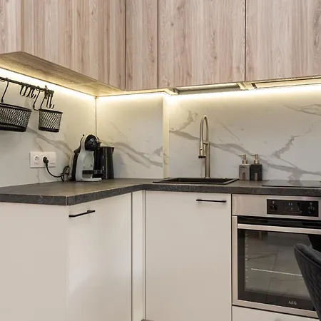 Studija Nendres 8/12 *